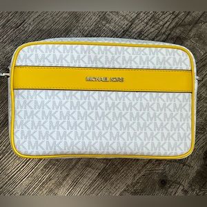 NEW! Michael Kors Kenly Citrus Multi LG Pocket Xbody